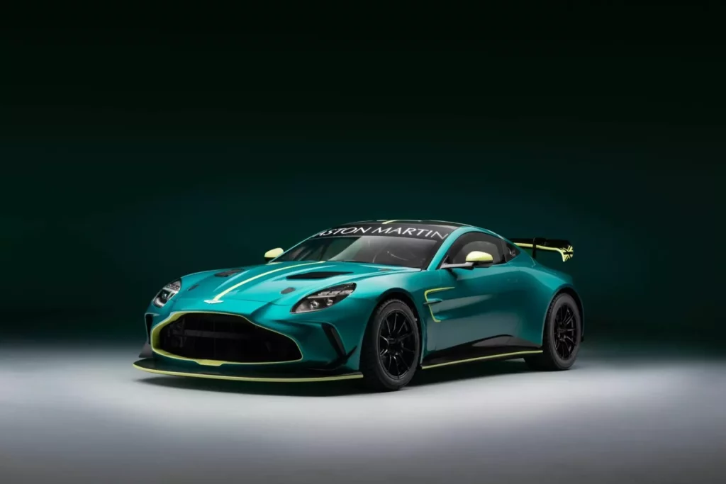 Aston Martin Vantage GT4: Con un 80% de calle en su ADN 2 Motor16 2024 Aston Martin Vantage GT4. Imagen delantera.