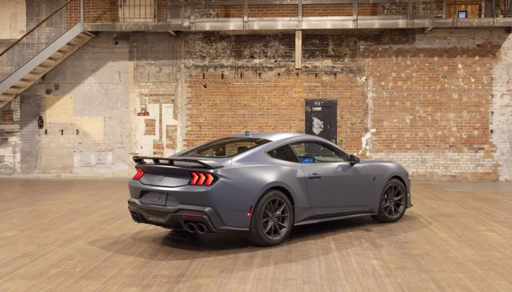 La opción para el Ford Mustang que muchos deseaban ya es una realidad 10 Motor16 2024 Ford Mustang Matte 9 Motor16