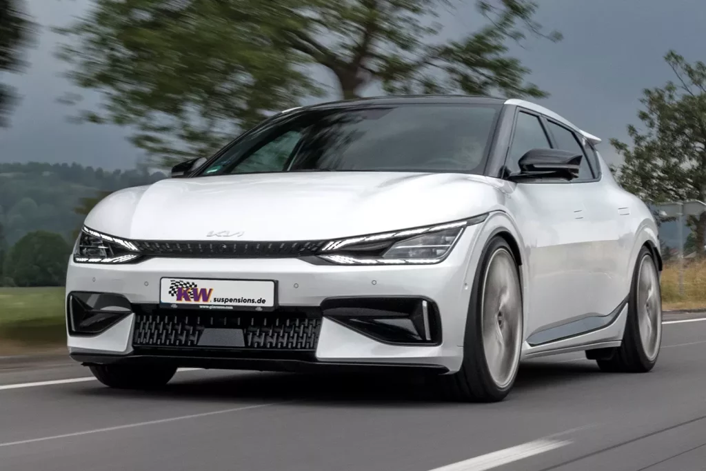 2024 Kia EV6 GT. KW BBS. Imagen movimiento.