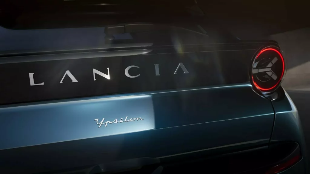 Lancia Ypsilon: Un utilitario que reemplaza a una leyenda con 14 años de historia 26 Motor16 2024 Lancia Ypsilon Cassina 21 Motor16