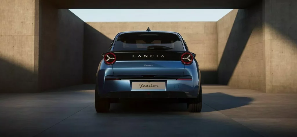 2024 Lancia Ypsilon Limited Edition Cassina 2 Motor16