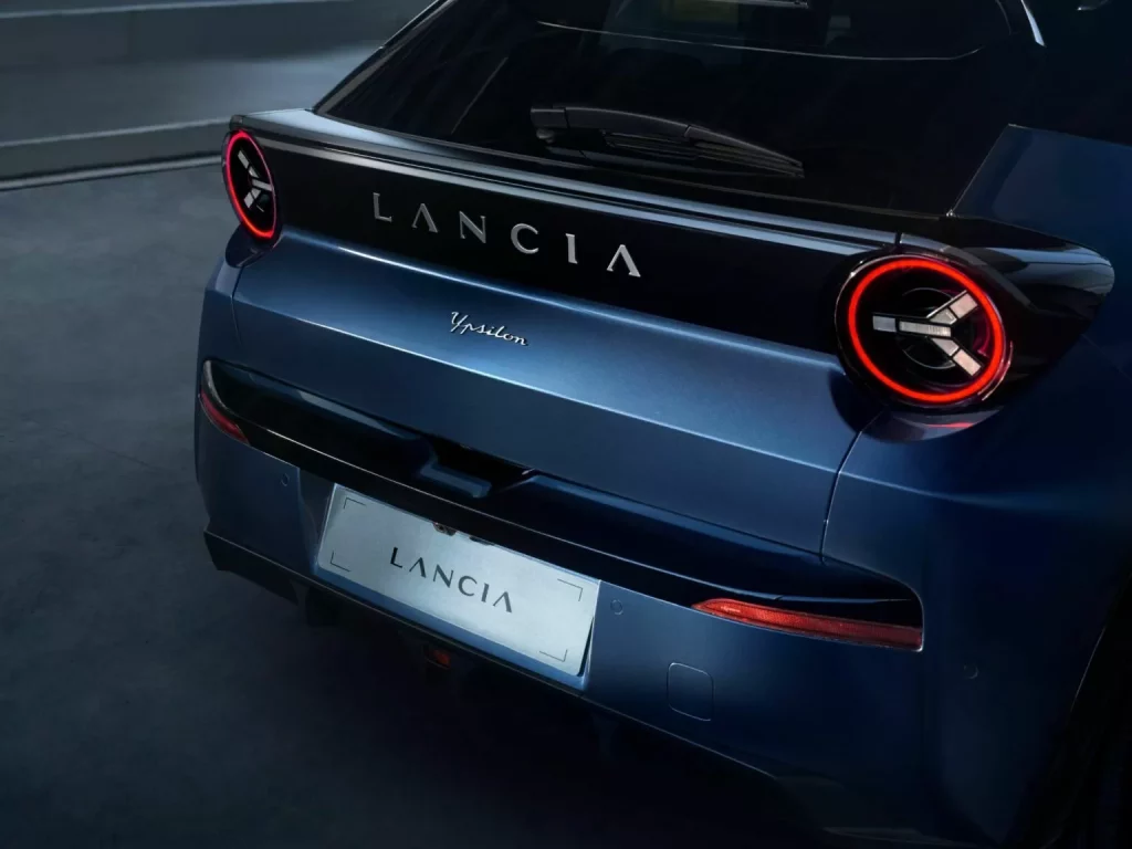 2024 Lancia Ypsilon Limited Edition Cassina 3 Motor16