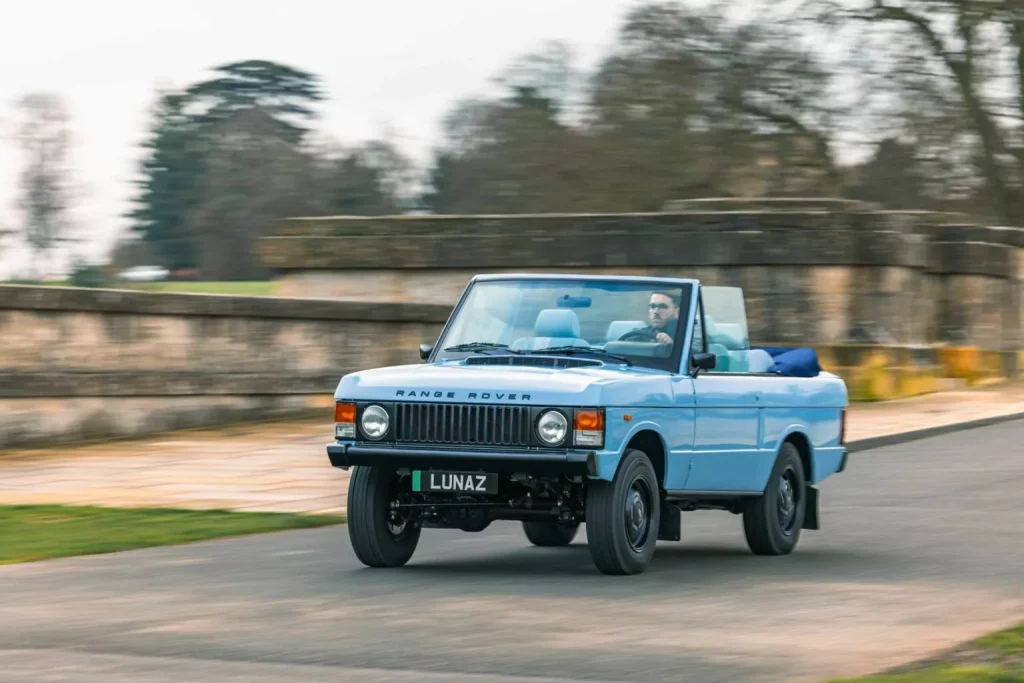 El único Range Rover Classic eléctrico y descapotable lo firma Lunaz 5 Motor16 2024 Lunaz Range Rover Safari 1 Motor16