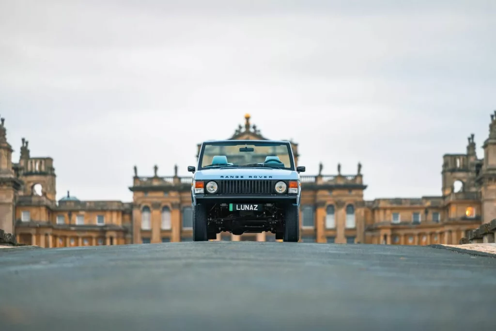 El único Range Rover Classic eléctrico y descapotable lo firma Lunaz 9 Motor16 2024 Lunaz Range Rover Safari 5 Motor16