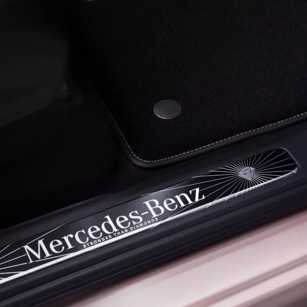 Este es el Mercedes-Benz Clase G que crearon para San Valentín 2 Motor16 2024 Mercedes-Benz Clase G Stronger Than Diamonds. Imagen detalle.