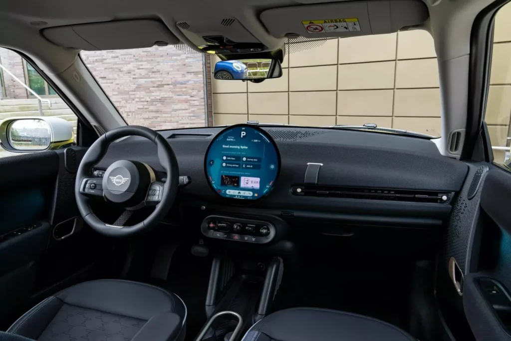 2024 Mini Cooper E Classic 29 Motor16