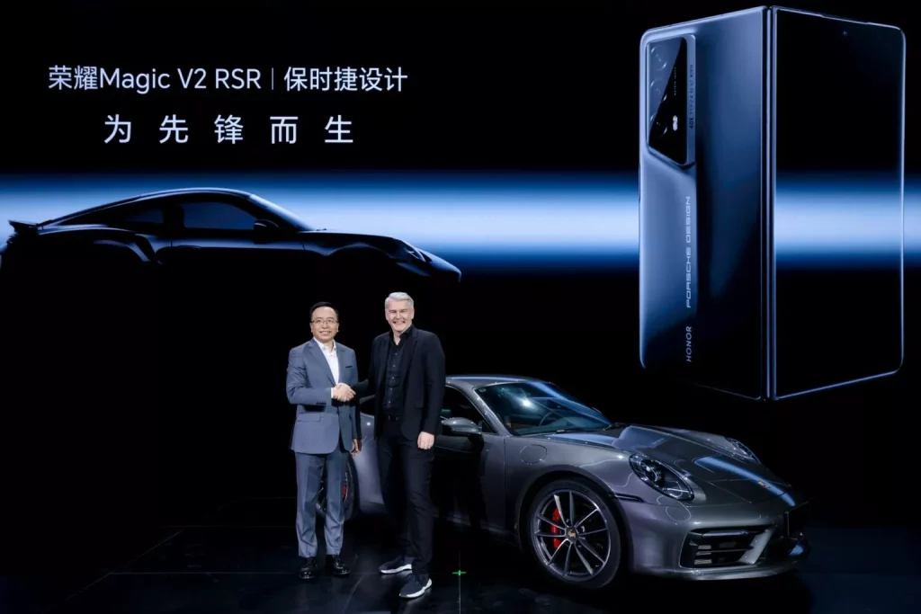 Porsche y HONOR crean el 911 GT3 RS de los smartphone 14 Motor16 2024 Porsche Honor Magic V2 RSR 12 Motor16
