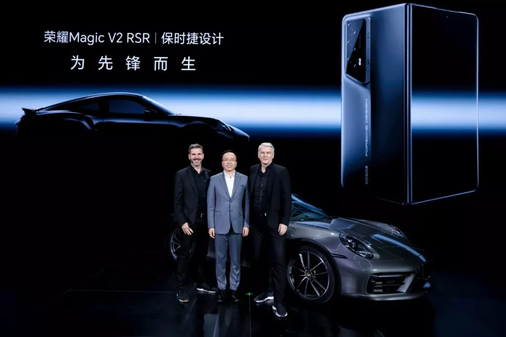 Porsche y HONOR crean el 911 GT3 RS de los smartphone 16 Motor16 2024 Porsche Honor Magic V2 RSR 14 Motor16