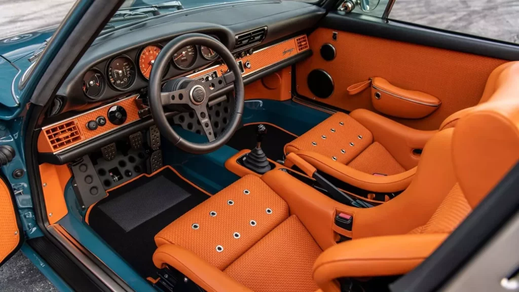 2024 Singer Porsche 911 Sotto 300. Imagen interior.