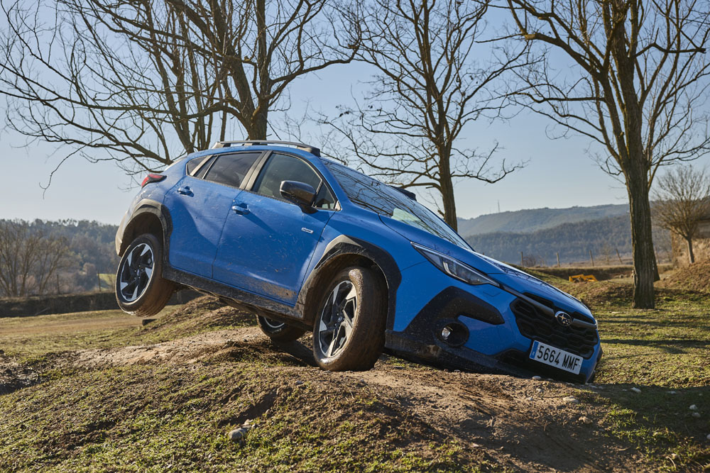Subaru Crosstrek: Probamos el compacto más aventurero del planeta 5 Motor16 2024 Subaru Crosstrek Prueba. Imagen off-road.