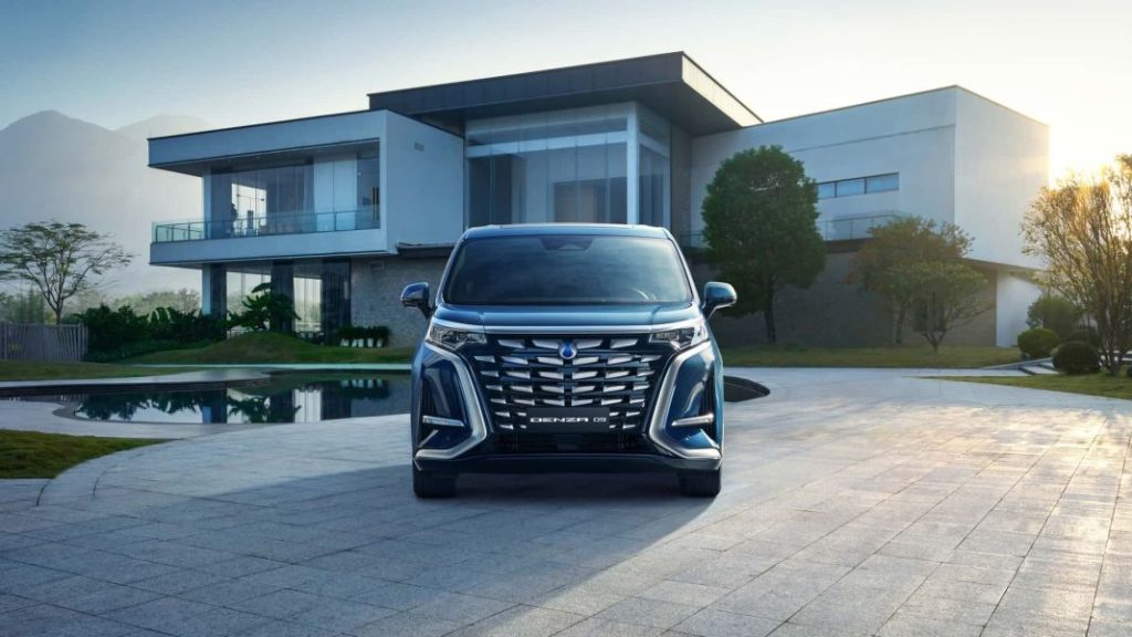 Denza: La marca de BYD y Mercedes aterriza en Europa con este D9 6 Motor16 2024 denza d9 1 Motor16