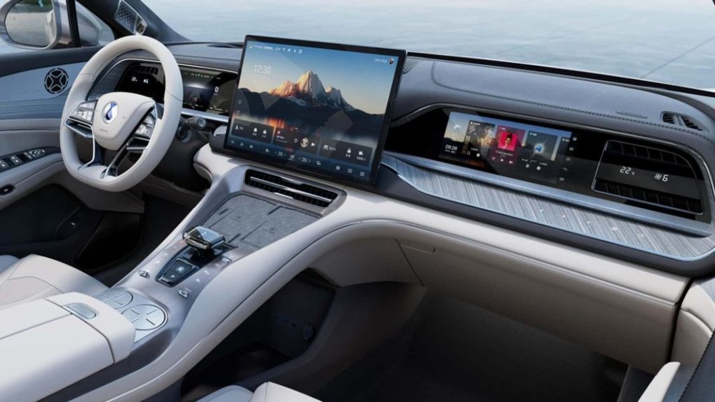 Denza: La marca de BYD y Mercedes aterriza en Europa con este D9 22 Motor16 2024 denza n7 2 Motor16