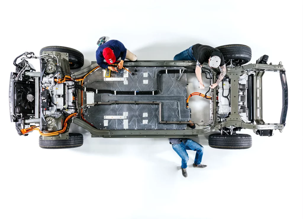 Los Rivian R1T y Rivian R1S ya están disponibles con sus baterías de acceso 6 Motor16 2024 rivian plataforma bateria 1 Motor16