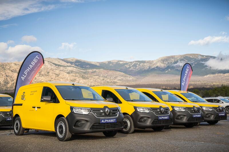 Correos gastará 5,3 millones de euros en 230 nuevas furgonetas 2 Motor16 2024 Correos. Furgoneta. Renault Kangoo. Imagen.