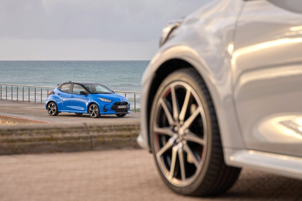 Primera prueba del Toyota Yaris Hybrid 130 CV 2024: Más potente y equipado pero igualmente híbrido 24 Motor16 2024 YARIS DPL EXT COMBO HIGH 0003 Motor16