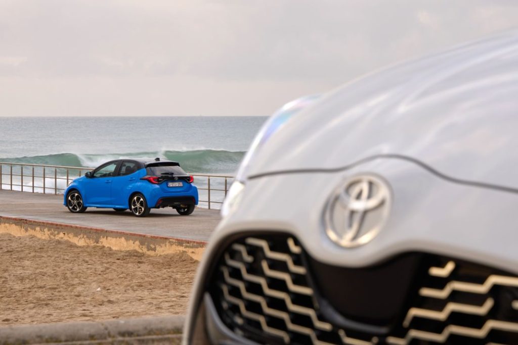 Primera prueba del Toyota Yaris Hybrid 130 CV 2024: Más potente y equipado pero igualmente híbrido 23 Motor16 2024 YARIS DPL EXT COMBO HIGH 0004 Motor16