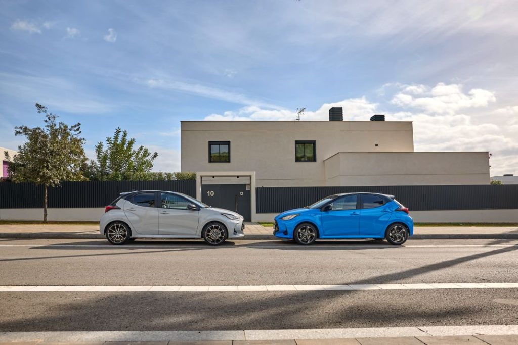 Primera prueba del Toyota Yaris Hybrid 130 CV 2024: Más potente y equipado pero igualmente híbrido 108 Motor16 2024 YARIS DPL EXT COMBO HIGH 0010 Motor16