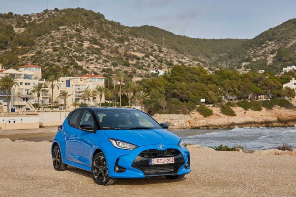 Primera prueba del Toyota Yaris Hybrid 130 CV 2024: Más potente y equipado pero igualmente híbrido 73 Motor16 2024 YARIS DPL EXT STATIC HIGH 00005 Motor16
