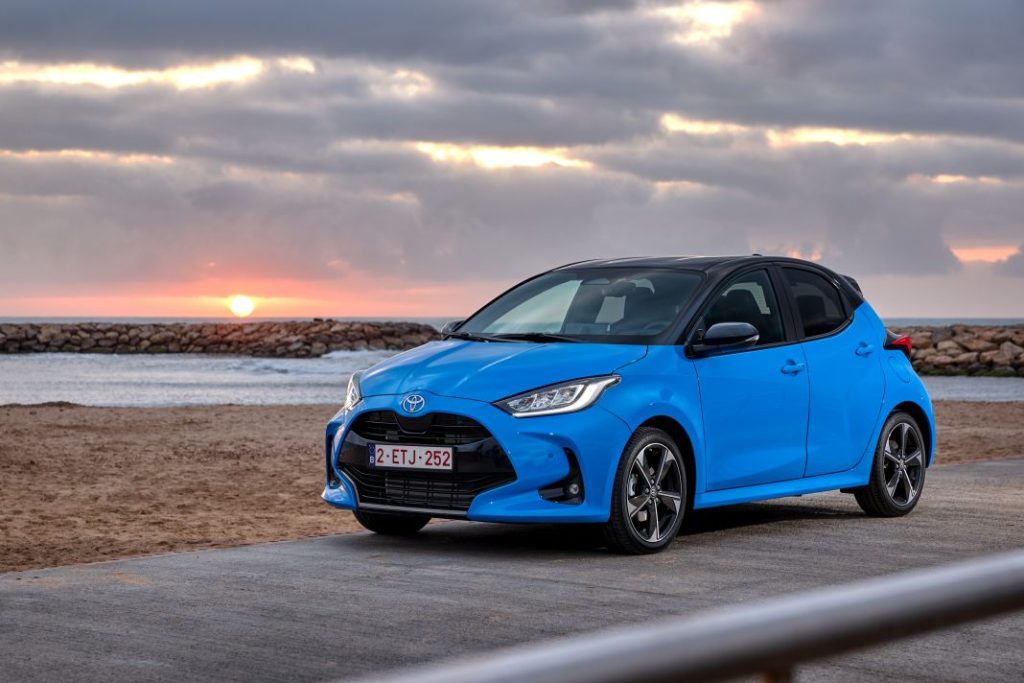 Primera prueba del Toyota Yaris Hybrid 130 CV 2024: Más potente y equipado pero igualmente híbrido 77 Motor16 2024 YARIS DPL EXT STATIC HIGH 00014 Motor16