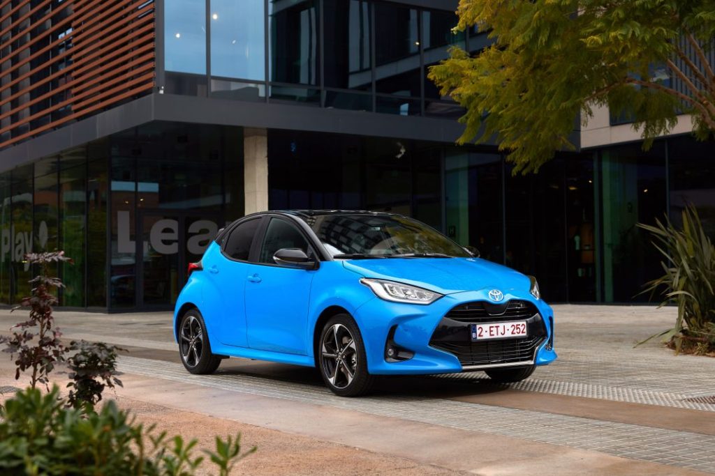 Primera prueba del Toyota Yaris Hybrid 130 CV 2024: Más potente y equipado pero igualmente híbrido 89 Motor16 2024 YARIS DPL EXT STATIC HIGH 00030 Motor16