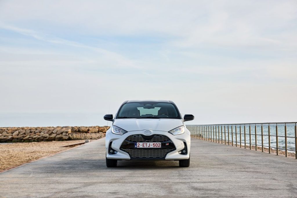 Primera prueba del Toyota Yaris Hybrid 130 CV 2024: Más potente y equipado pero igualmente híbrido 12 Motor16 2024 YARIS GRS DPL EXT STATIC HIGH 0009 Motor16