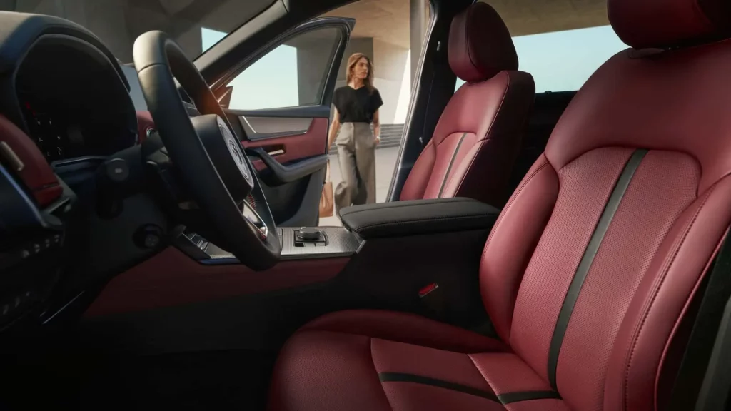 2025 mazda cx 70 interior front seats 4 Motor16