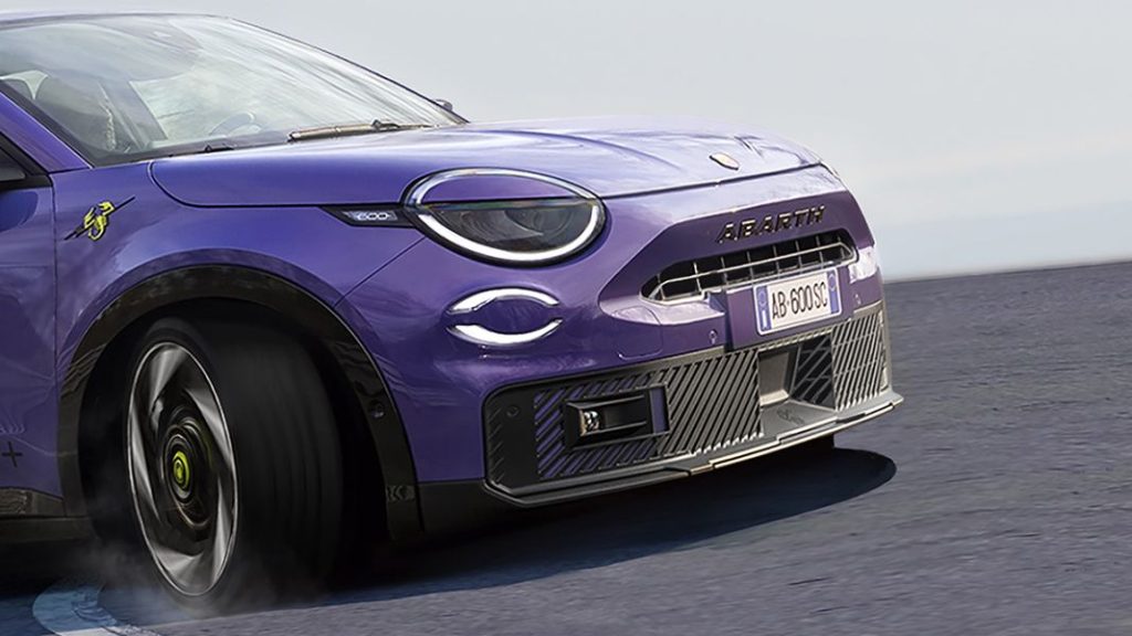 El nuevo Abarth 600e 2024, el más potente de la historia de marca, ya es oficial 3 Motor16 Abarth 600e Scorpionissima paragolpes Motor16