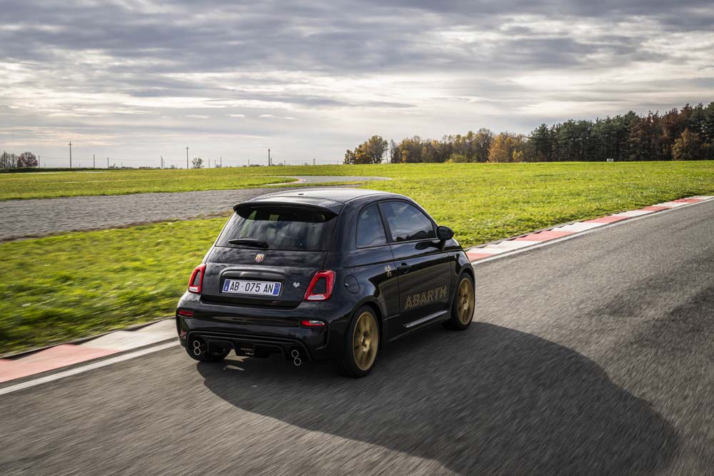 Abarth celebra su 75 aniversario con esta genuina serie limitada 15 Motor16 Abarth 695 75 Aniversario 12 Motor16