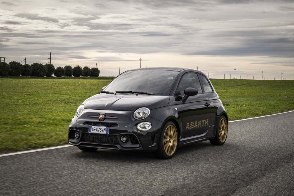 Abarth celebra su 75 aniversario con esta genuina serie limitada 7 Motor16 Abarth 695 75 Aniversario 4 Motor16