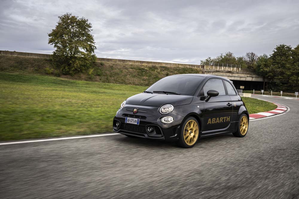 Abarth celebra su 75 aniversario con esta genuina serie limitada 8 Motor16 Abarth 695 75 Aniversario 5 Motor16