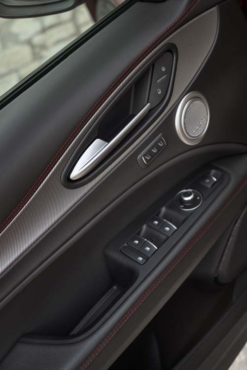 Alfa Romeo Tributo Italiano 10 Motor16