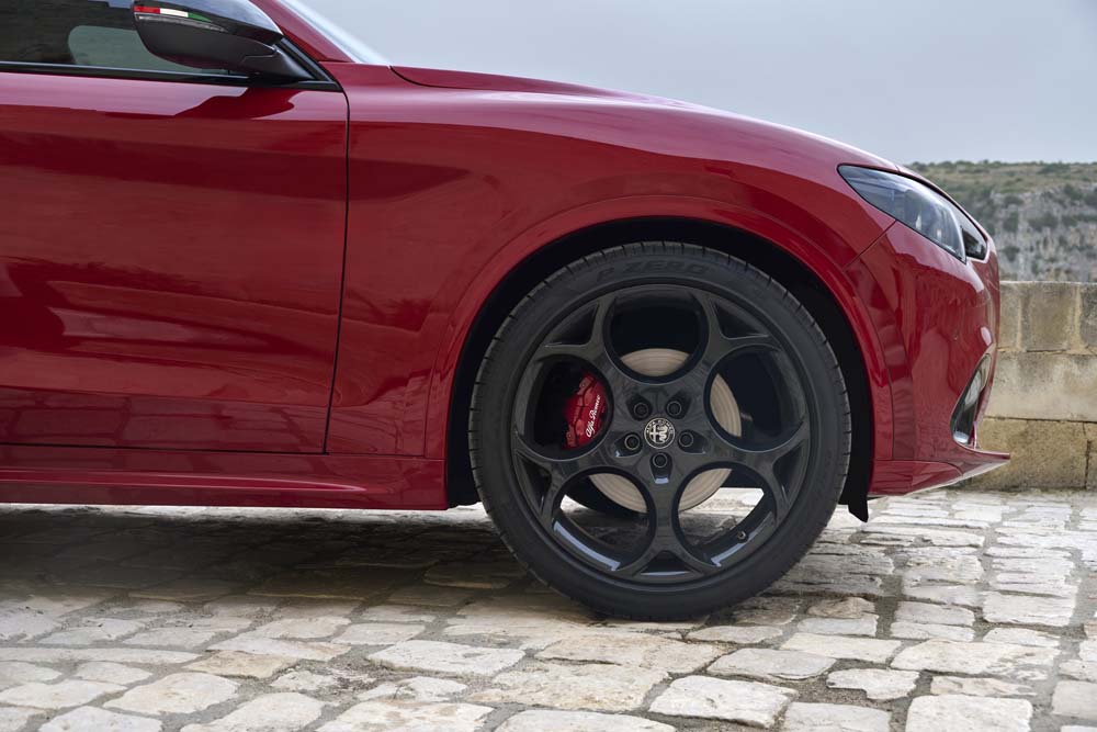 Alfa Romeo Tributo Italiano 9 Motor16