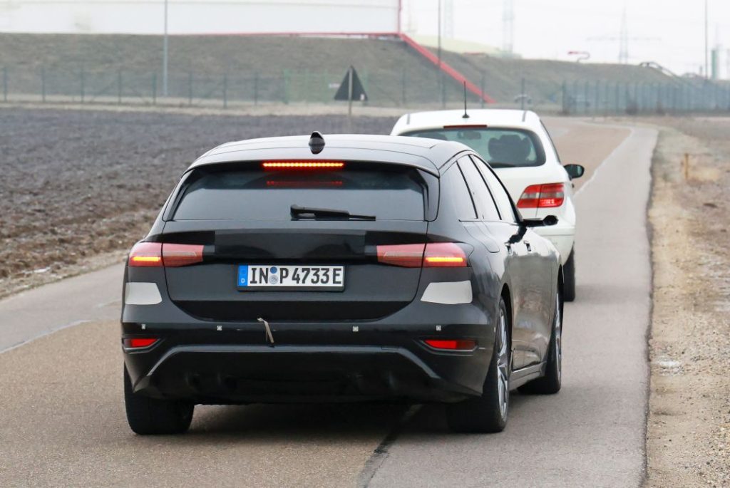 El Audi A6 Avant e-tron 2024 se deja ver prácticamente sin camuflaje 11 Motor16 Audi A6 Avant e tron 16 Motor16