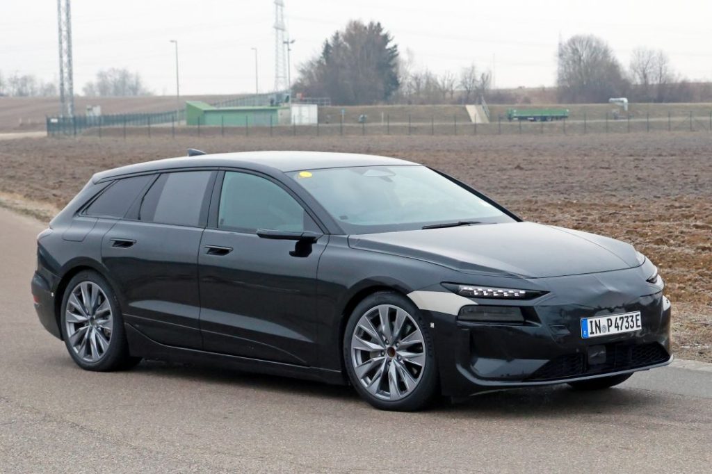El Audi A6 Avant e-tron 2024 se deja ver prácticamente sin camuflaje 3 Motor16 Audi A6 Avant e tron 6 Motor16