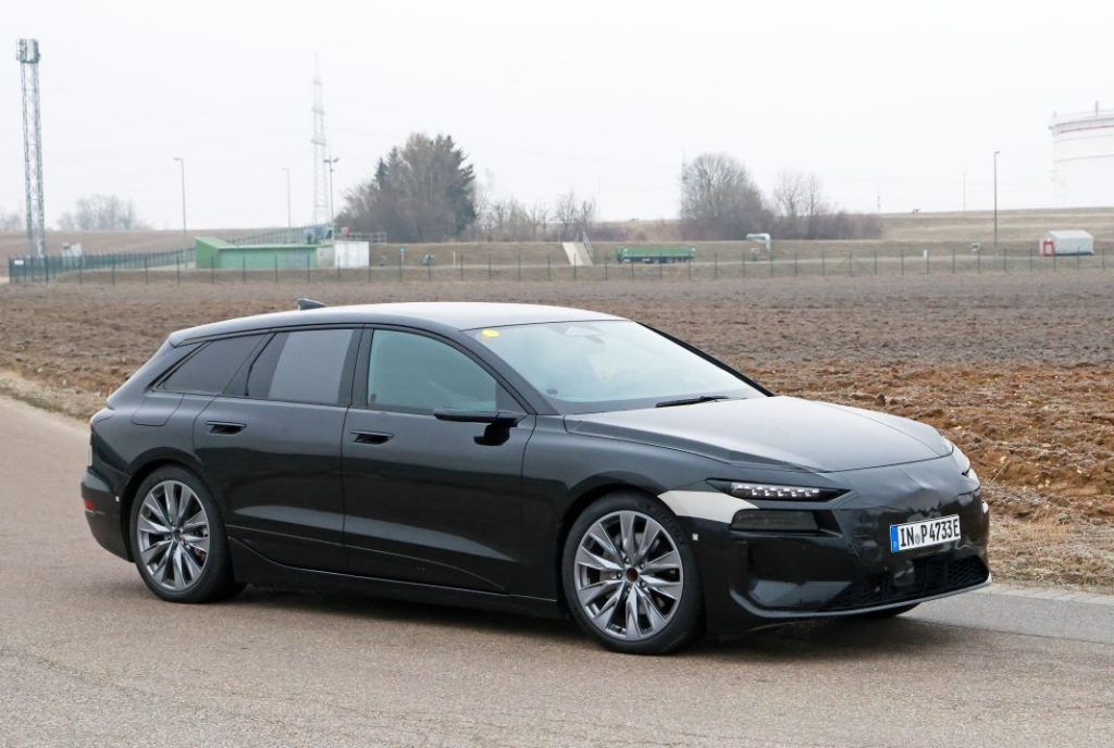 El Audi A6 Avant e-tron 2024 se deja ver prácticamente sin camuflaje 4 Motor16 Audi A6 Avant e tron 7 Motor16
