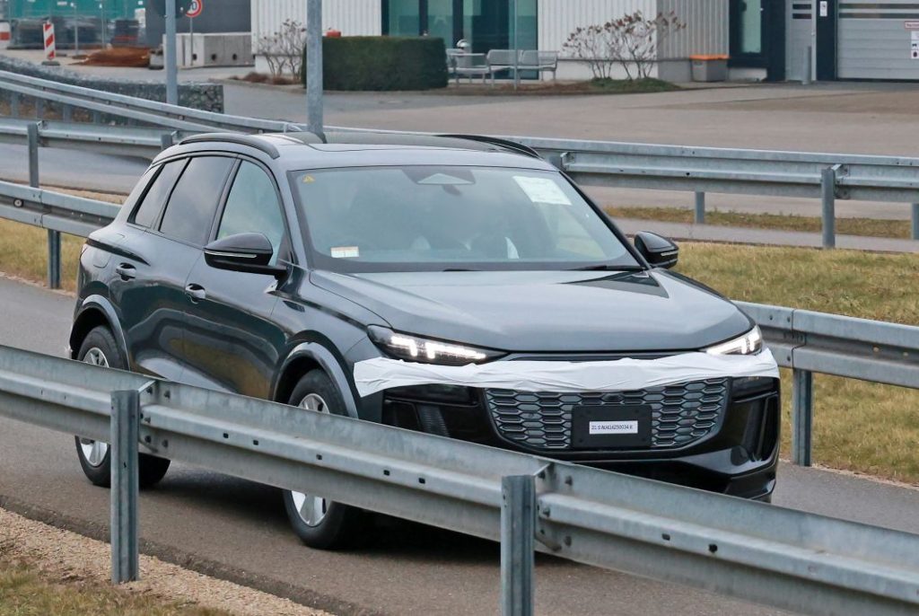 Fotos espía del Audi Q6 e-tron 2024 prácticamente al desnudo 7 Motor16 Audi Q6 e tron 4 Motor16