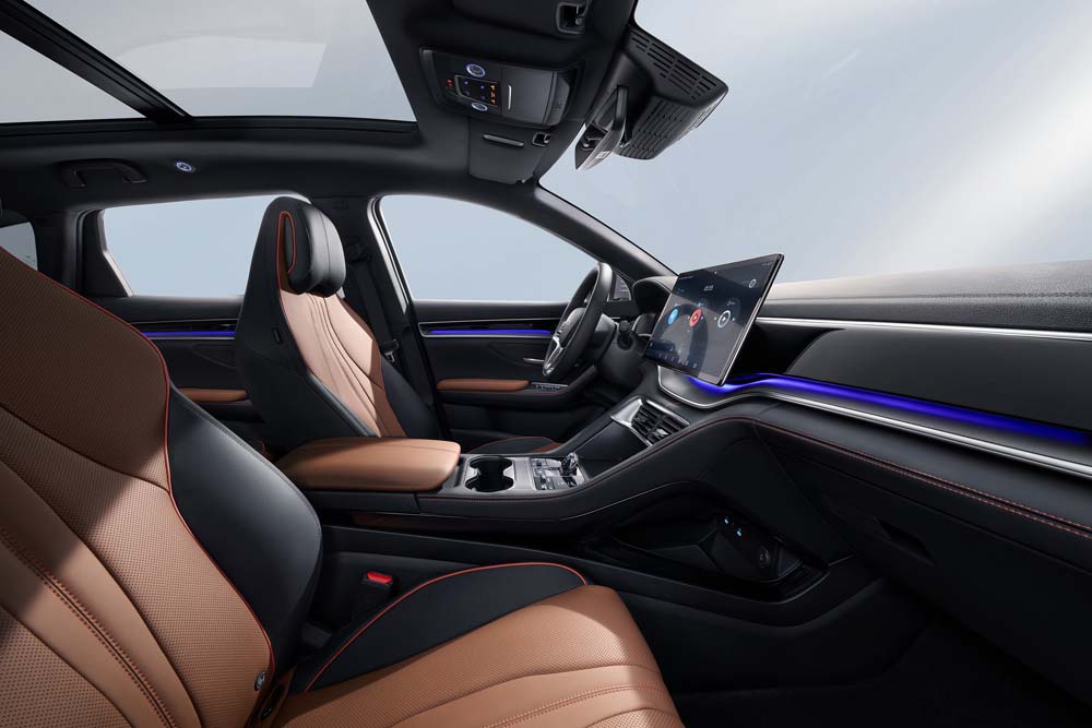 Aterriza en Europa el BYD Seal U DM-i, su primer modelo híbrido enchufable 17 Motor16 BYD Seal U PHEV 13 Motor16