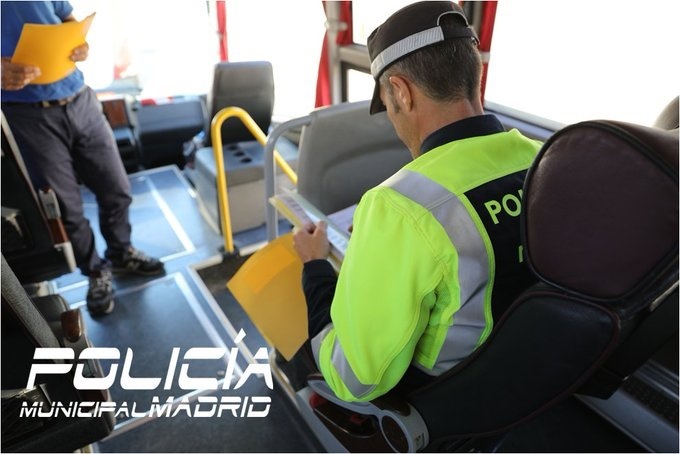 La DGT multa a 1 de cada 3 autobuses escolares por incumplir las normas 2 Motor16 EuropaPress 5453287 policia municipal madrid aumenta semana controles conductores vehiculos Motor16