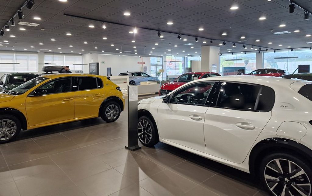 El motivo para no comprarte un BMW es que podrías acabar teniendo un accidente 196 Motor16 EuropaPress concesionario coches Motor16