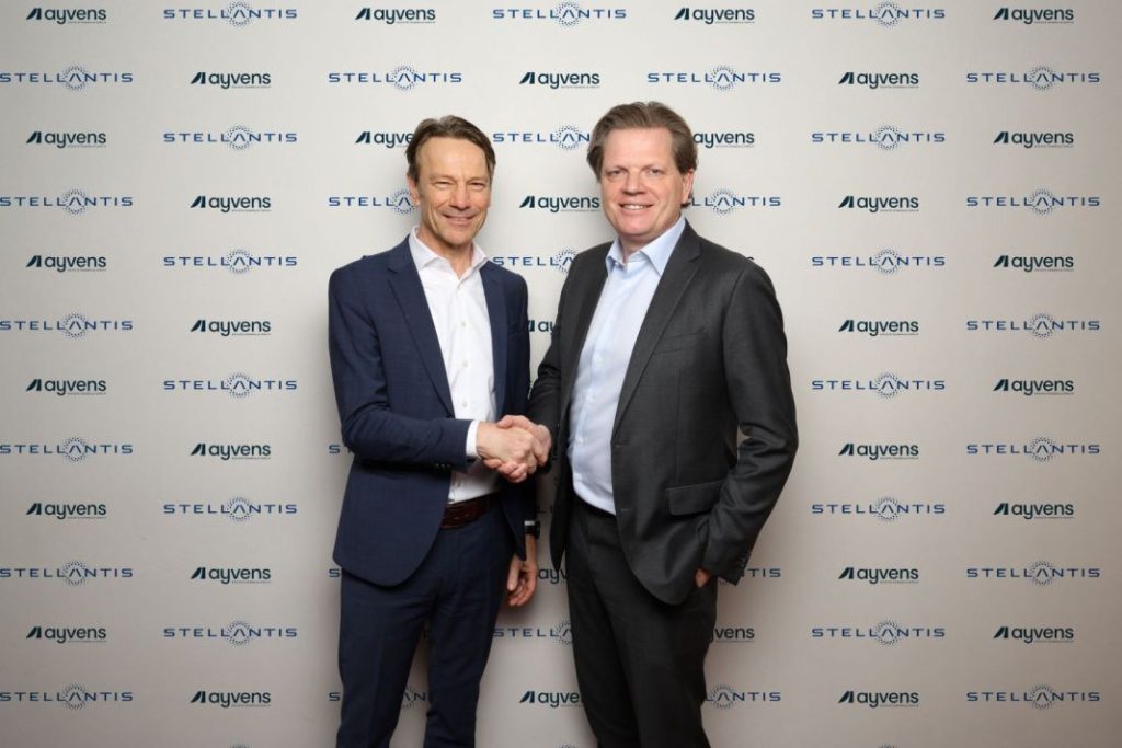 Ayvens acuerda con Stellantis la compra de 500.000 vehículos de las distintas gamas del grupo hasta 2026 2 Motor16 HERO Ayvens Stellantis FromLeft UweHochgeschurtzStellantisChiefOperatingOfficerEnlargedEuropeMielHorstenAyvensChiefOperatingOfficer Motor16