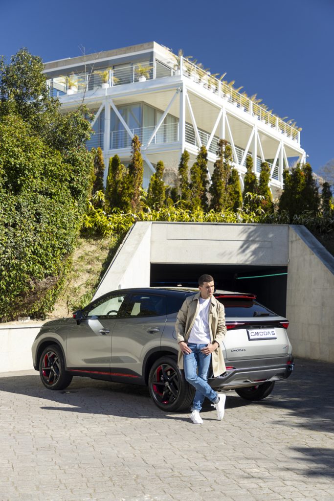 Jaime Lorente Omoda 54 Motor16