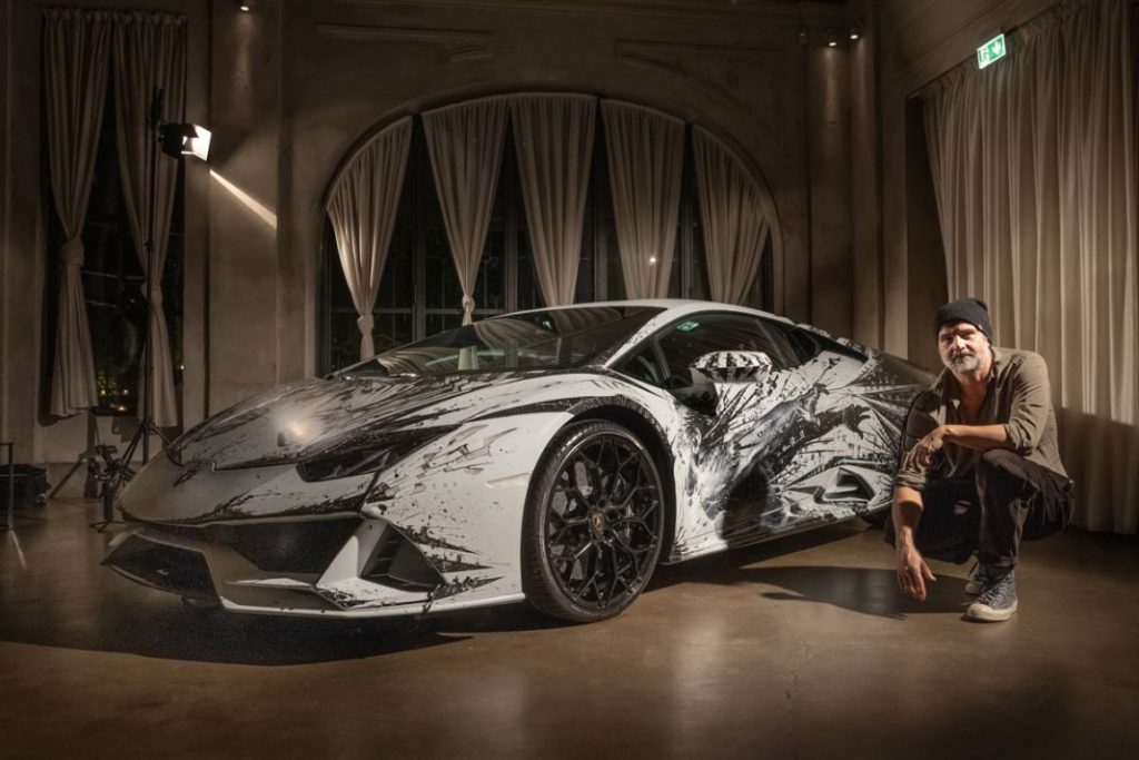 Los modelos más exclusivos de Lamborghini y Ducati se han pintado con los dedos 3 Motor16 Lamborghini Huracan EVO Speciale Paolo Troilo Minotauro3 Motor16