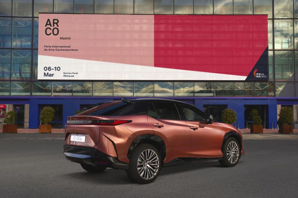 El coche de Lexus que solo podrás ver si visitas ARCOmadrid 2 Motor16 Lexus ARCOmadrid 20242 Motor16