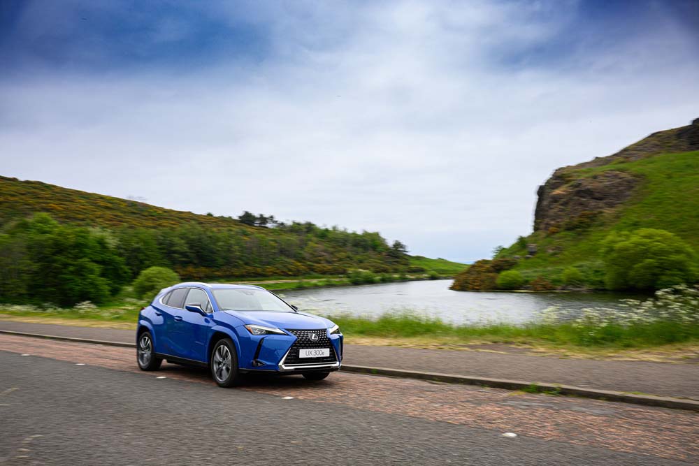 Nuevo Lexus UX 300e. Estos son los cambios en este SUV urbano eléctrico 14 Motor16 Lexus UX 300e 2024 10 Motor16