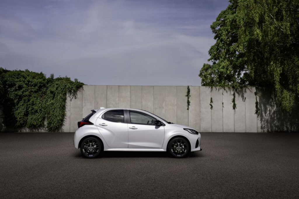El Mazda2 Hybrid llega, renovado como el Toyota Yaris, al mercado 17 Motor16 MAZDA 2 HYBRID 14 Motor16