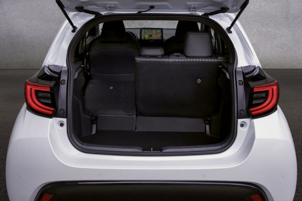 El Mazda2 Hybrid llega, renovado como el Toyota Yaris, al mercado 9 Motor16 MAZDA 2 HYBRID 6 Motor16