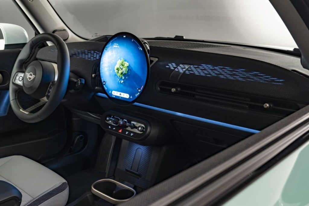El nuevo Mini Cooper guarda las esencias: 3 puertas, de gasolina y con diversión al volante de serie 3 Motor16 MINI COOPER S 13 Motor16