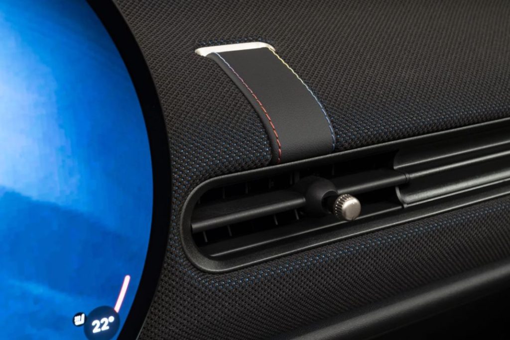 El nuevo Mini Cooper guarda las esencias: 3 puertas, de gasolina y con diversión al volante de serie 18 Motor16 MINI COOPER S 15 Motor16