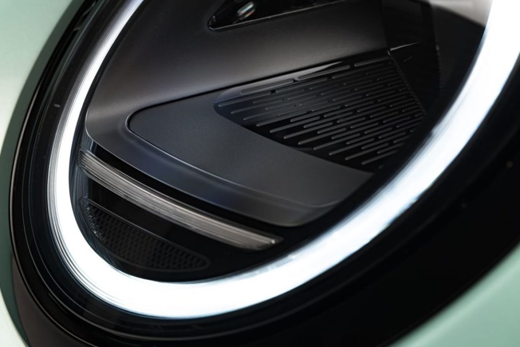 El nuevo Mini Cooper guarda las esencias: 3 puertas, de gasolina y con diversión al volante de serie 11 Motor16 MINI COOPER S 8 Motor16