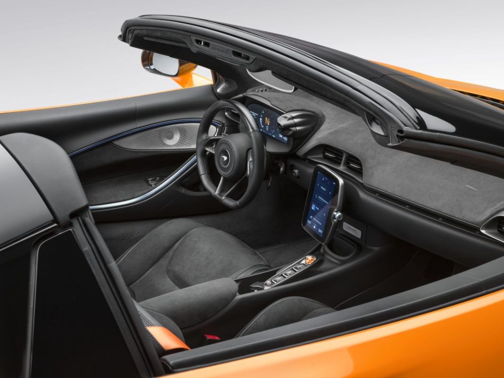 McLaren Artura Spider: El súper deportivo híbrido enchufable, ahora sin techo 3 Motor16 McLaren Artura Spider Interior dash Motor16